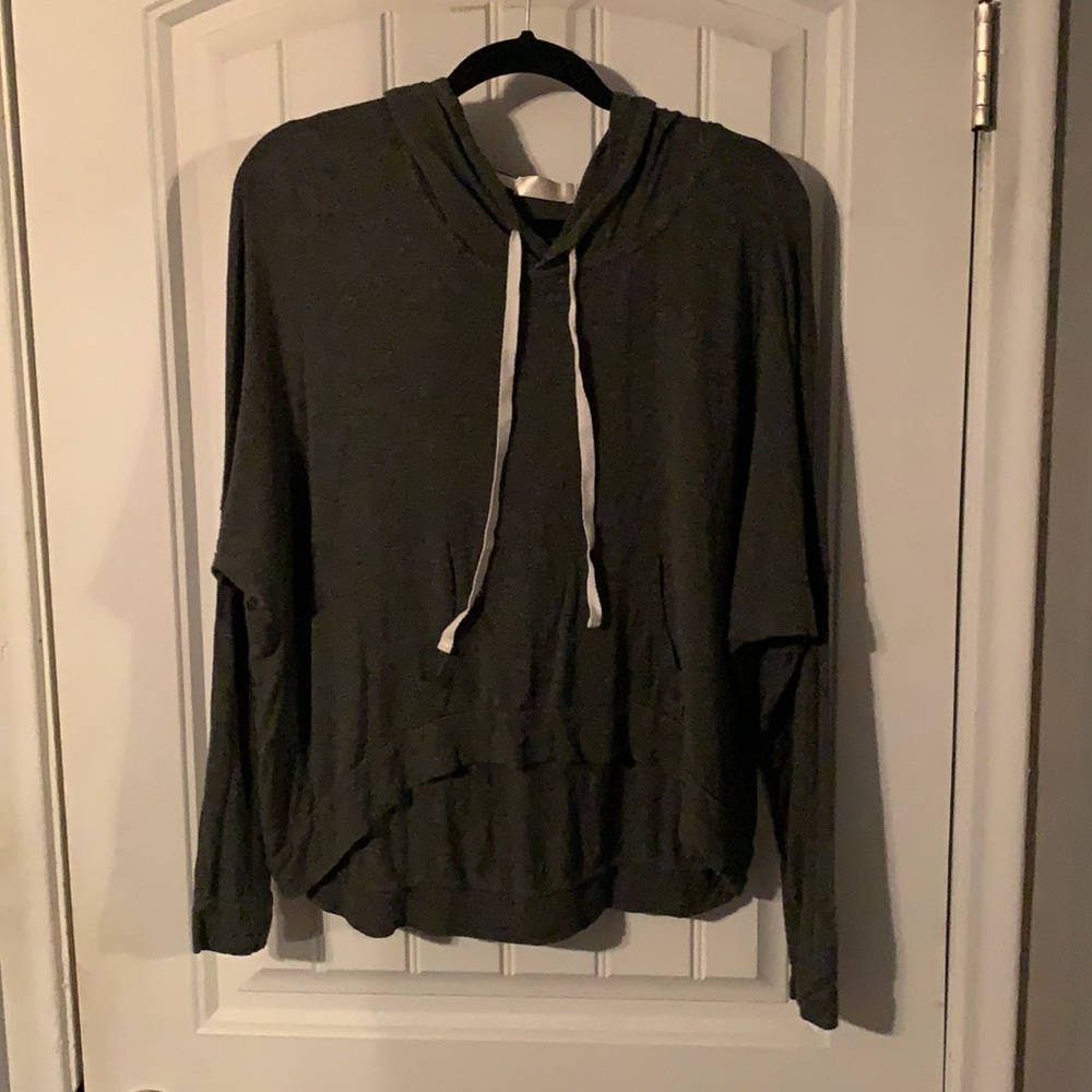 Cropped grey pullover hoodie